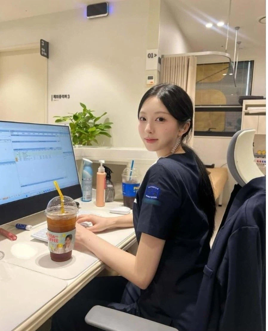 물리치료사 누나.jpg_1.webp