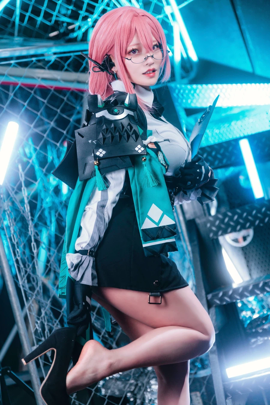 [젠레스] 다리가 예쁜 야나기 코스프레_5.webp