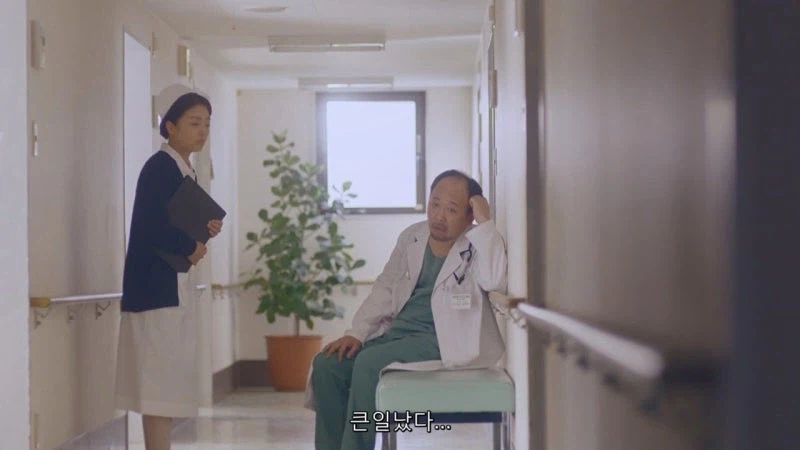 의사선생님 : 너네 엄마의 카레? 똥같은 소릴 하는군_14.webp