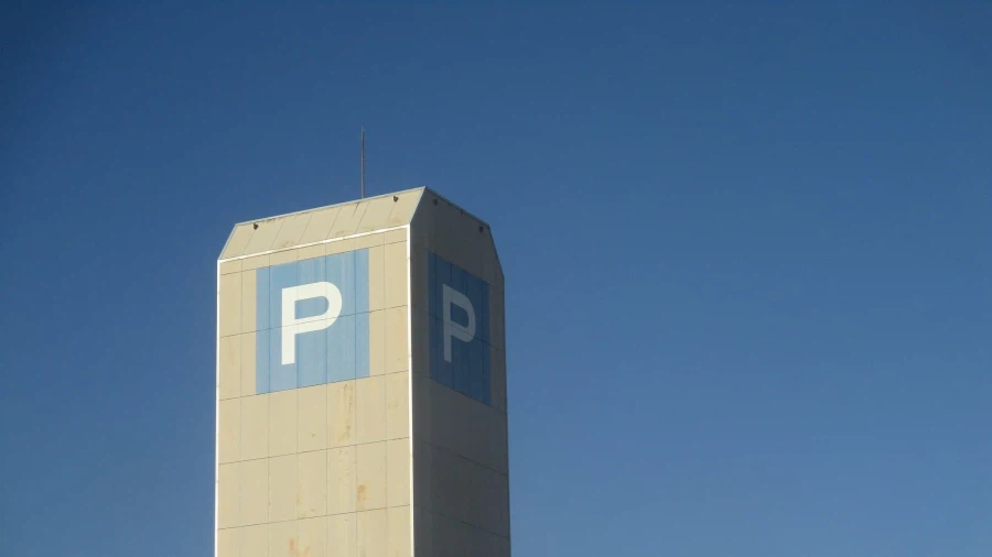 건물 꼭대기 사진에서만 느낄 수 있는 특별한 감성.twit_8.webp