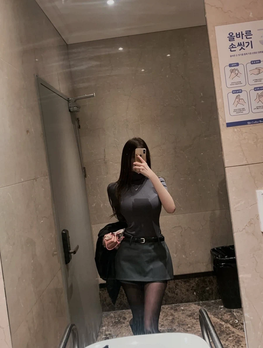 관리자 지금 없지?_2.webp