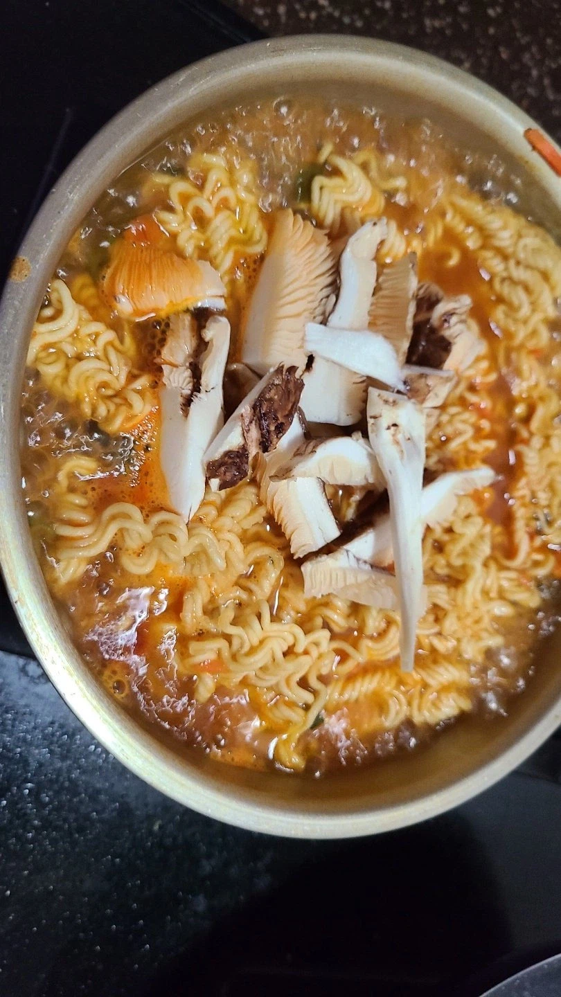 냠냠쩝쩝 향긋한 송이버섯.jpg_3.webp