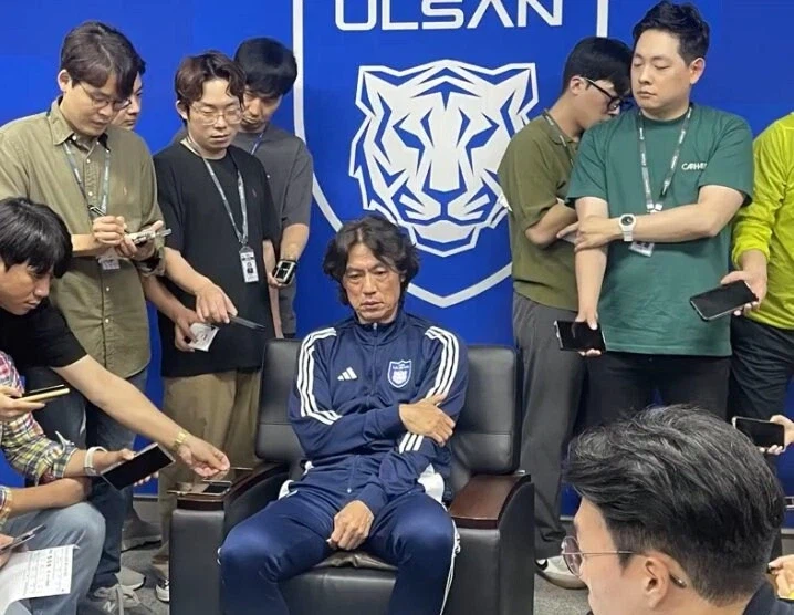 홍명보 씨 뭐라고 이야기 좀 해보세요_1.webp