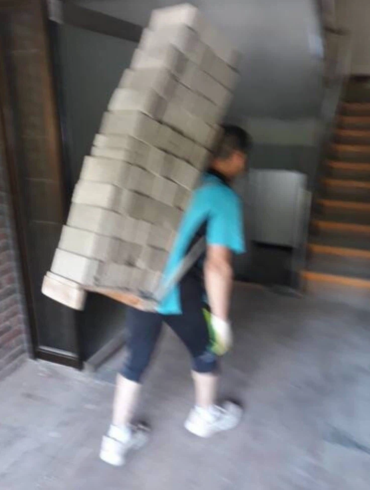 노가다 현장, 일용직 공짜 음식은 대충 이렇게 나오는걸로 앎.._22.webp