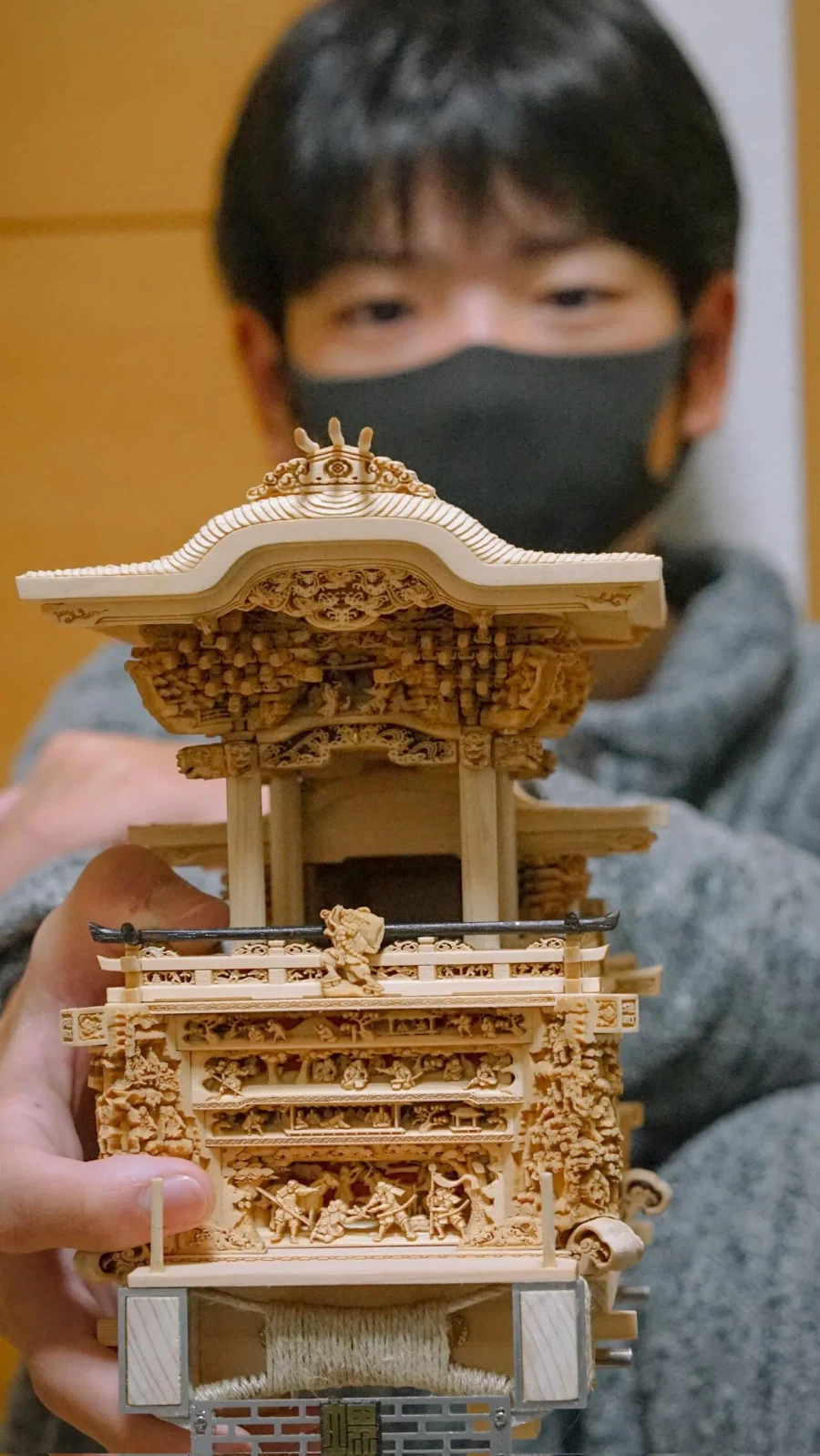 13살짜리 장인이 깎은 조각상_1.webp