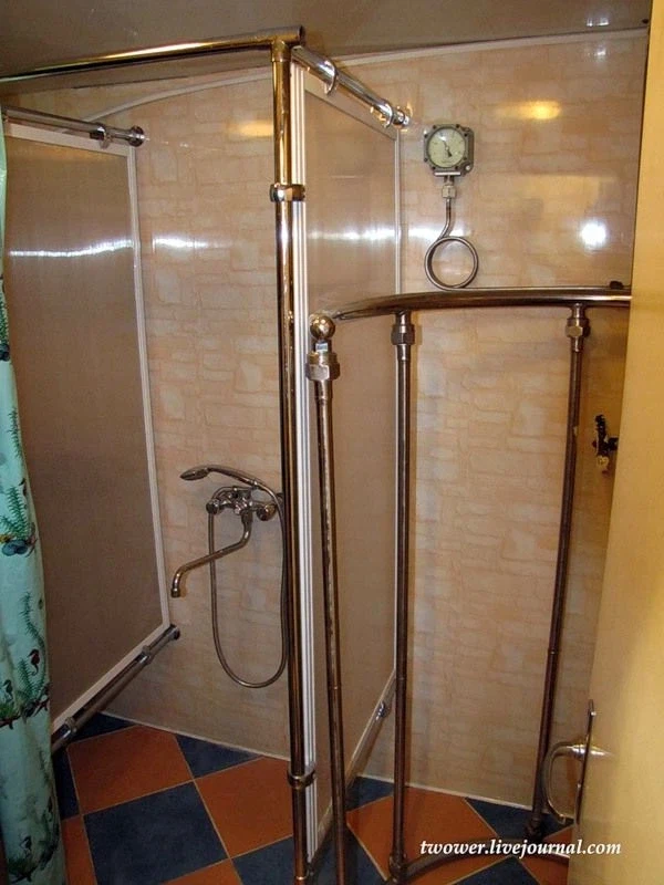 핵 잠수함이라 누릴수 있는 사치_3.webp