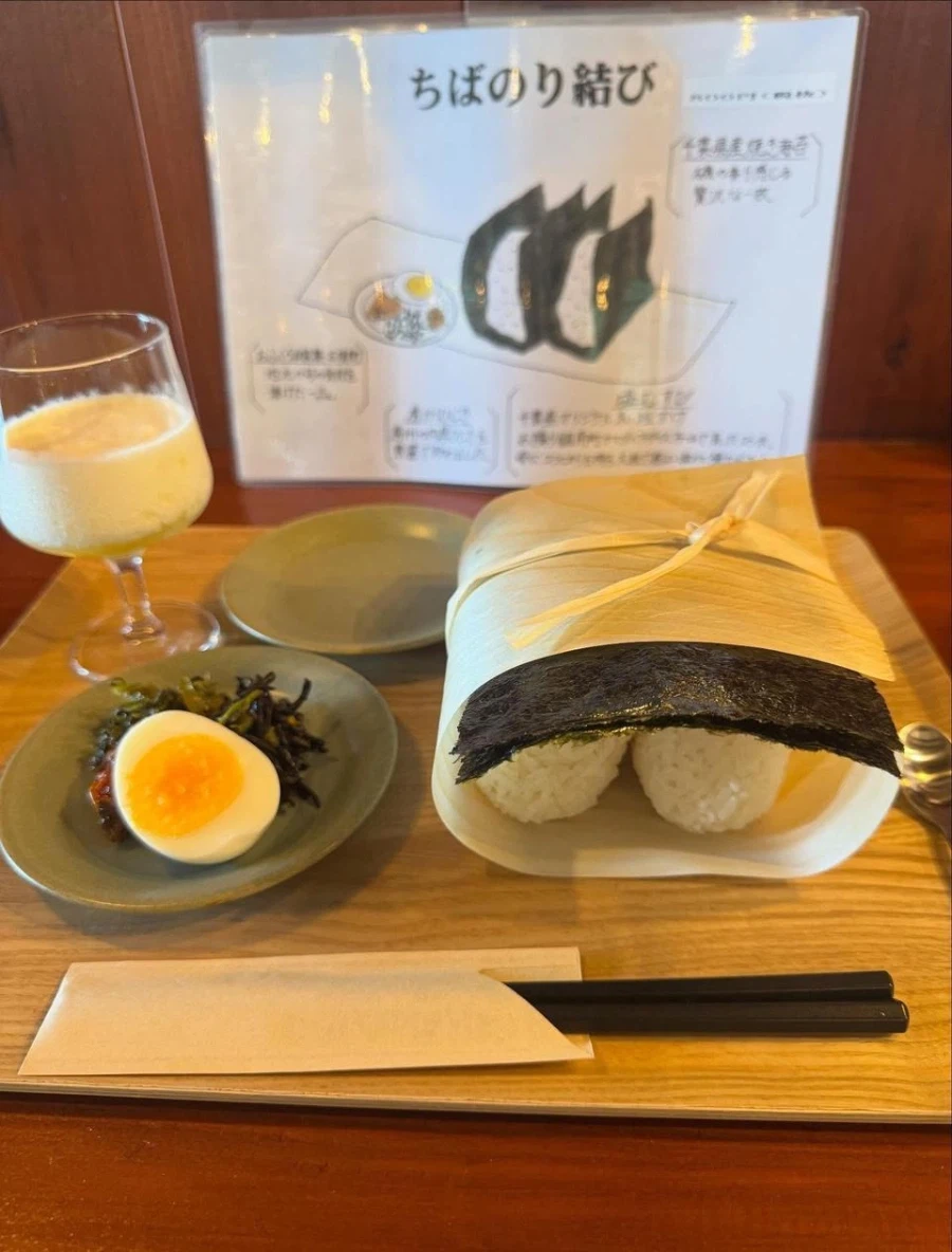 은퇴 후 주먹밥 식당을 차려 성공한 전직 액션배우_2.webp