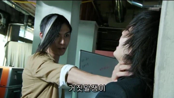 가면라이더 가이무) 타카토라의 실수_4.webp