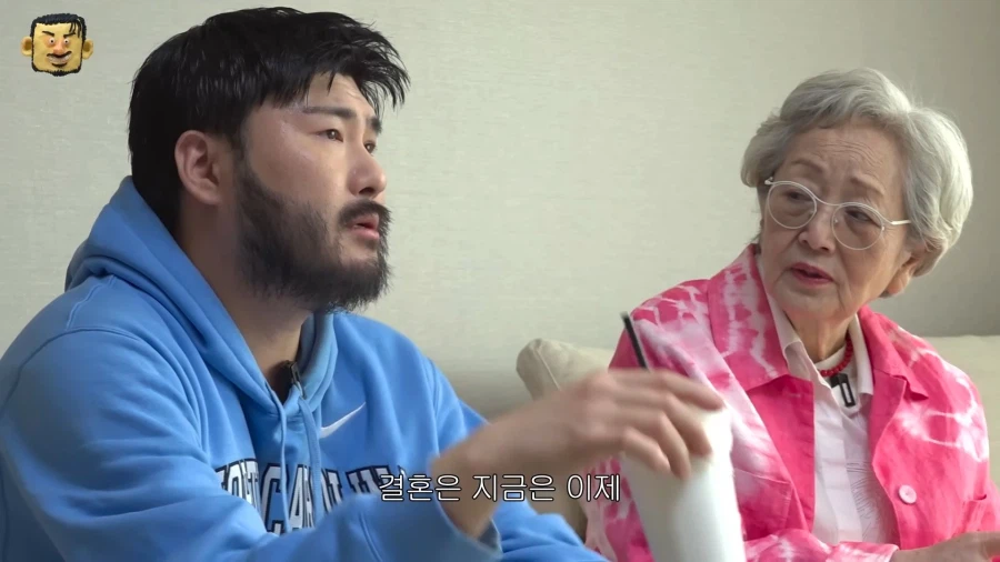 여배우에게 가임기 지적하는 원로배우.jpg_6.webp