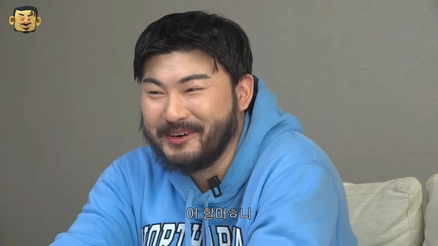 여배우에게 가임기 지적하는 원로배우.jpg_9.webp