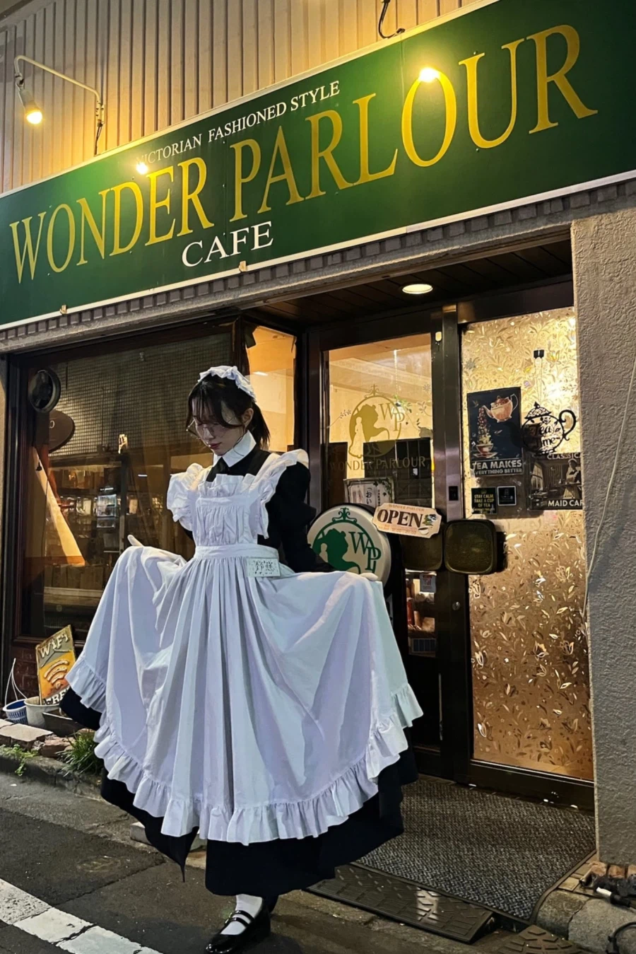 호불호 갈리는 메이드 카페.jpg_3.webp