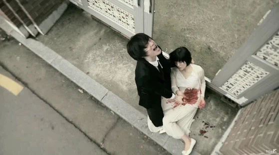 모두를 속인 뮤직비디오 오프닝 레전드.jpg_1.webp