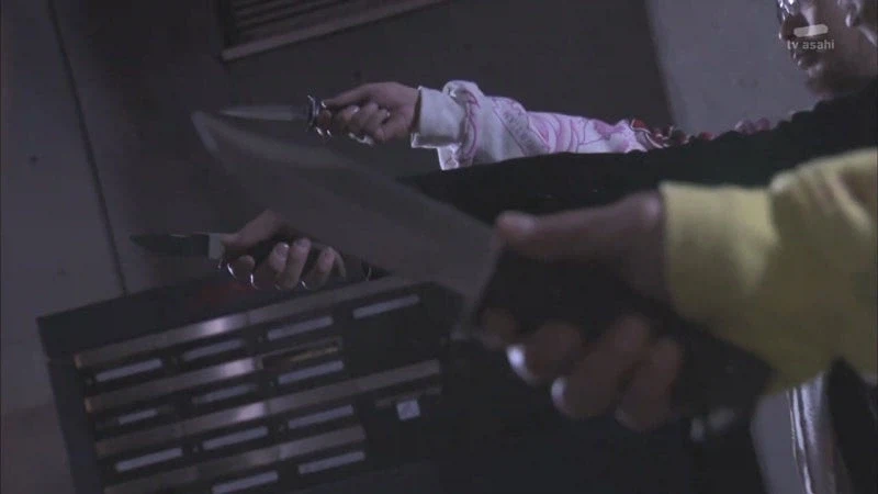 한밤 중에 여자들을 납치하려던 괴한들_11.webp