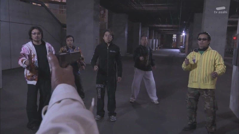 한밤 중에 여자들을 납치하려던 괴한들_17.webp