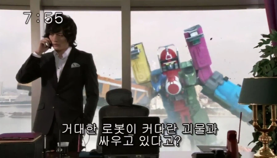 특촬) 뭐? 거대로봇이 거대 괴물과 싸운다고? 말이되는 소릴해라_1.webp