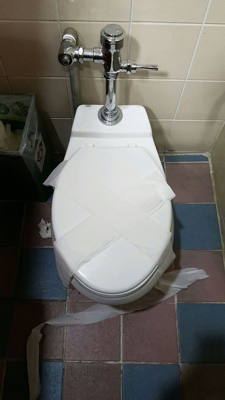 경희대에 나타난 구렁이.jpg_2.jpg