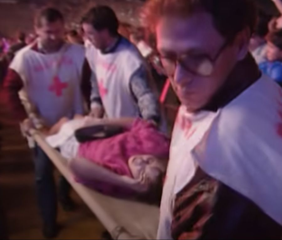 1분에 1명꼴로 실려나가는 공포의 콘서트_7.png