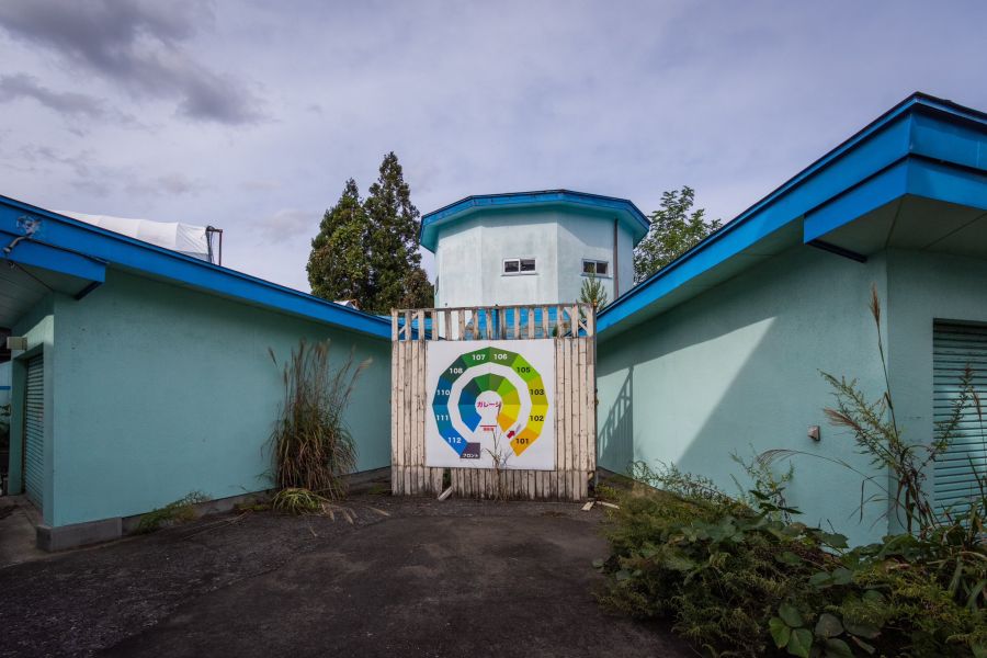 일본, 뭔가 기지처럼 생긴 폐 러브호텔_2.jpg