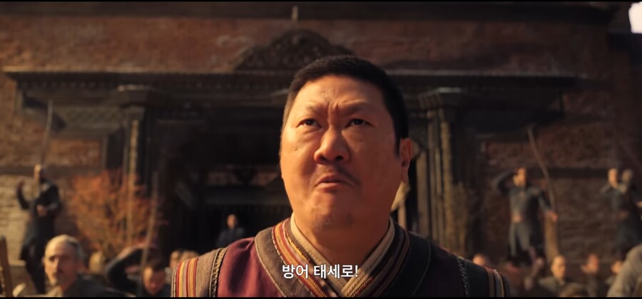 웡:완다한테 단어 선택 신중히 해라 스트레인지_28.jpg