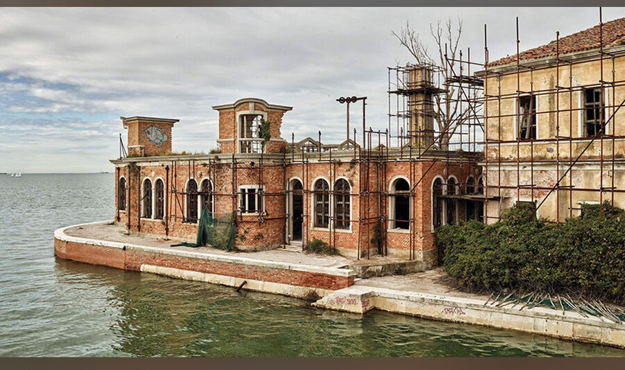 이탈리아에서 유령이 나온다고해서 유명한 어느 버려진 섬.jpg_5.jpg