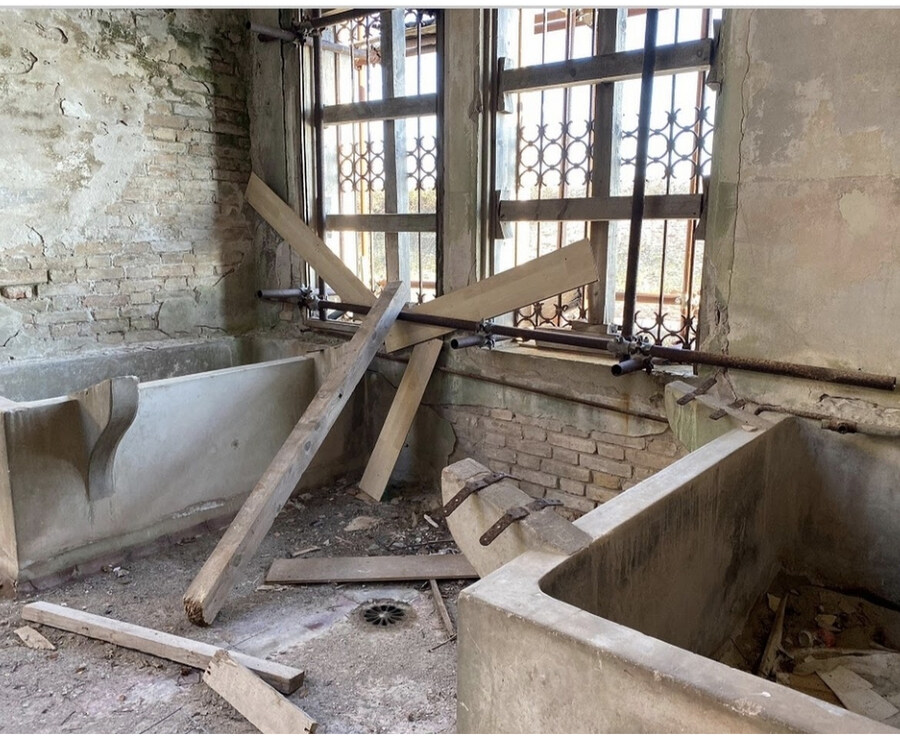 이탈리아에서 유령이 나온다고해서 유명한 어느 버려진 섬.jpg_11.jpg