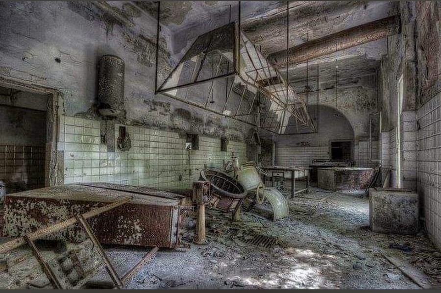 이탈리아에서 유령이 나온다고해서 유명한 어느 버려진 섬.jpg_12.jpg