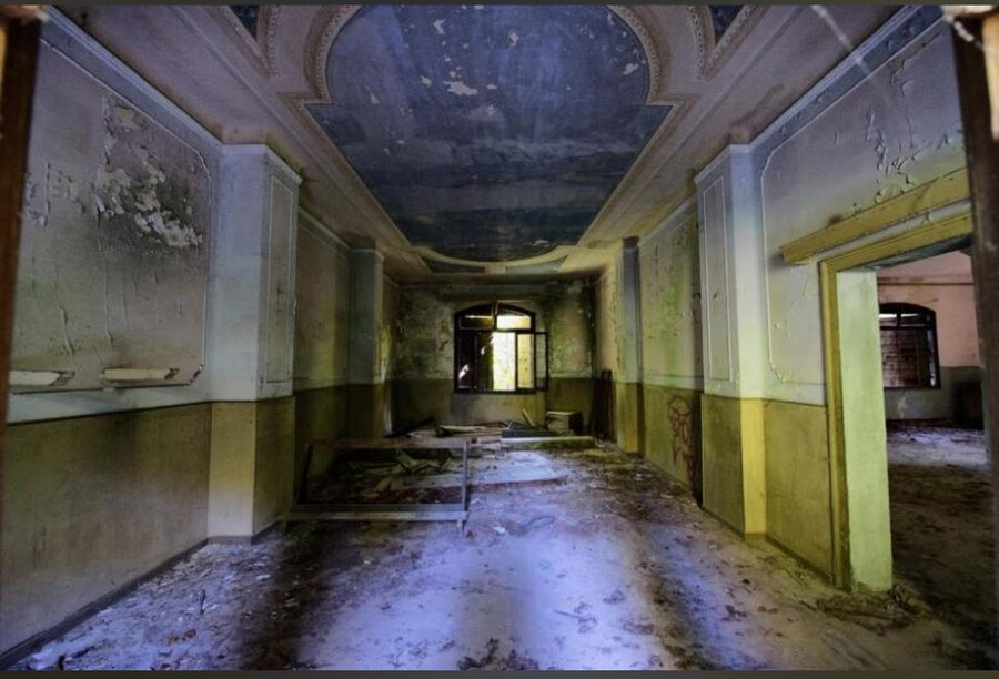 이탈리아에서 유령이 나온다고해서 유명한 어느 버려진 섬.jpg_15.jpg