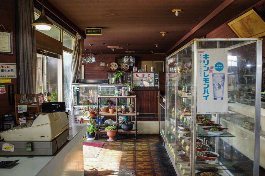 일본, 도로 근처의 오래된 음식점️_2.jpg