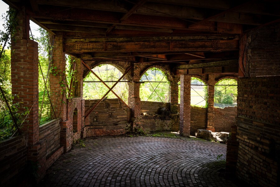 일본 도쿠시마, 폐허처럼 보이지만 정상영업하는 다방☕_2.jpg