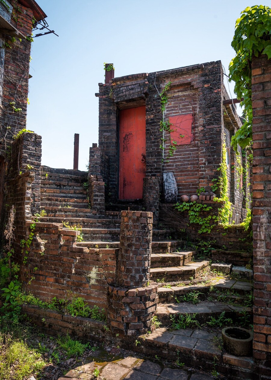 일본 도쿠시마, 폐허처럼 보이지만 정상영업하는 다방☕_4.jpg