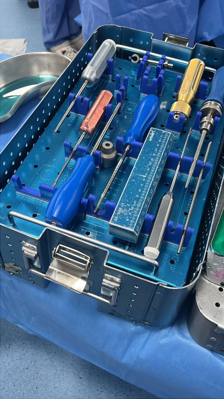 약혐) 외과의사들이 의료계의 목수라 불리는 이유_15.webp