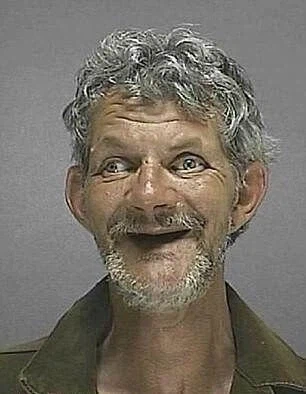 관상학이 의미가 없어지는 미국 범죄자 머그샷들_22.webp