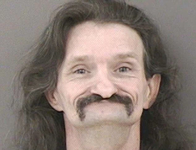 관상학이 의미가 없어지는 미국 범죄자 머그샷들_30.webp