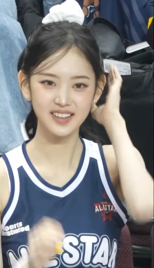 호불호 갈리는 포즈 gif_3.webp