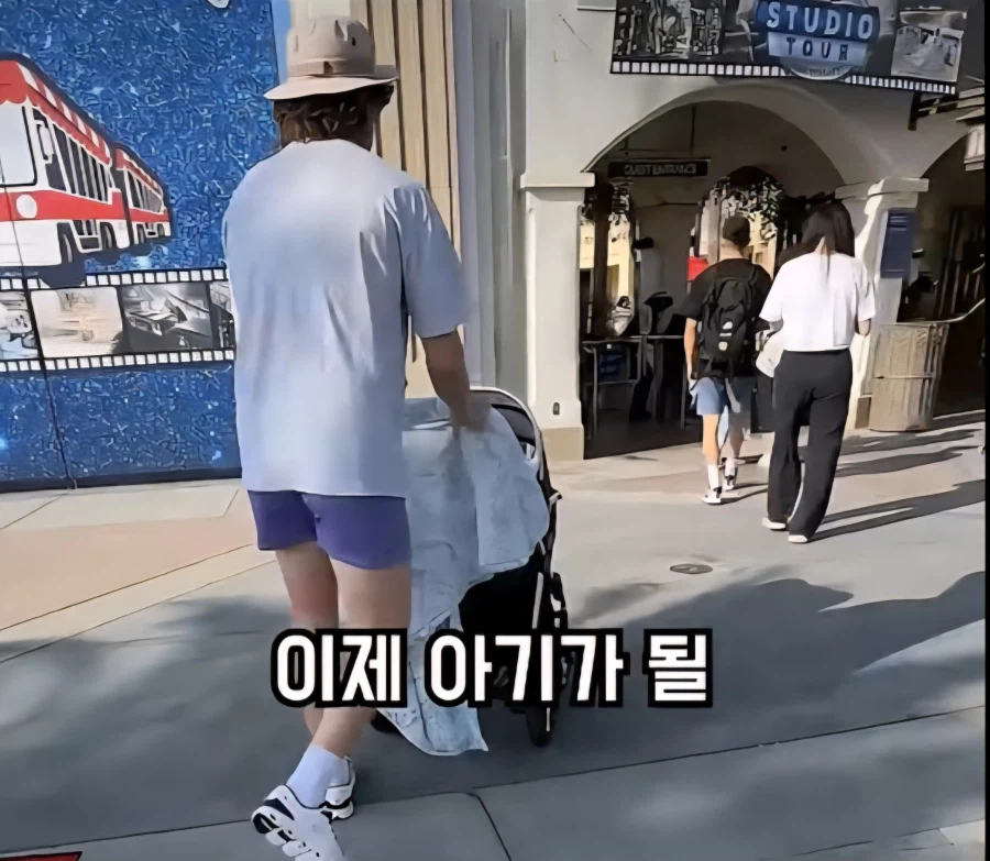 아기로 분장해서 공짜로 놀이공원 뚫기_8.webp