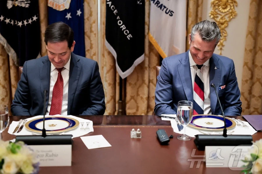 트럼프의 호구 ㅂㅅ 국방부 장관새끼_1.webp