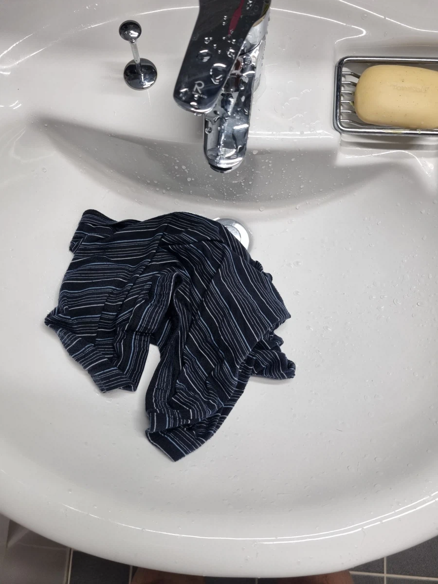 방구 뀌다 설사 지림..._1.webp