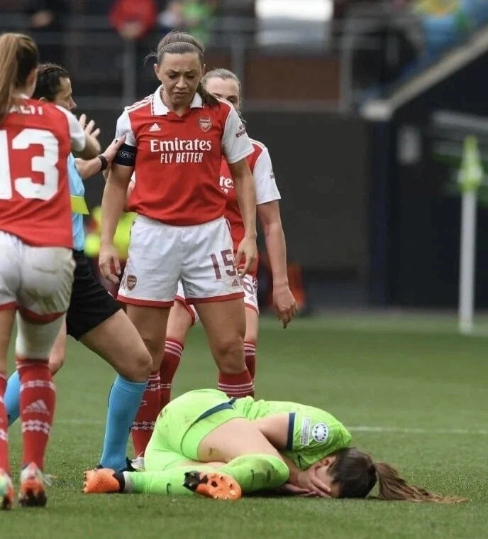 익숙한 자세 익숙한 느낌_1.webp