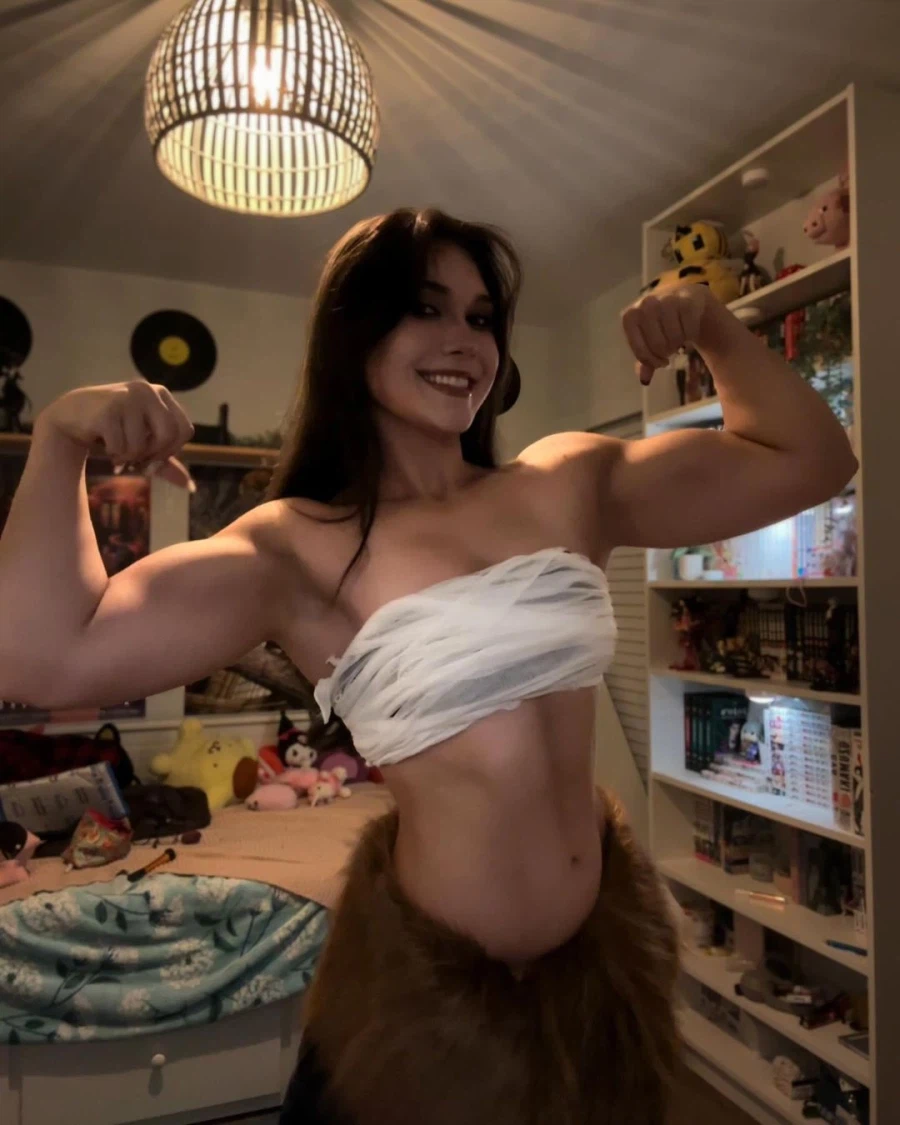 만우절) 나 사실 근육녀 좋아함_2.webp