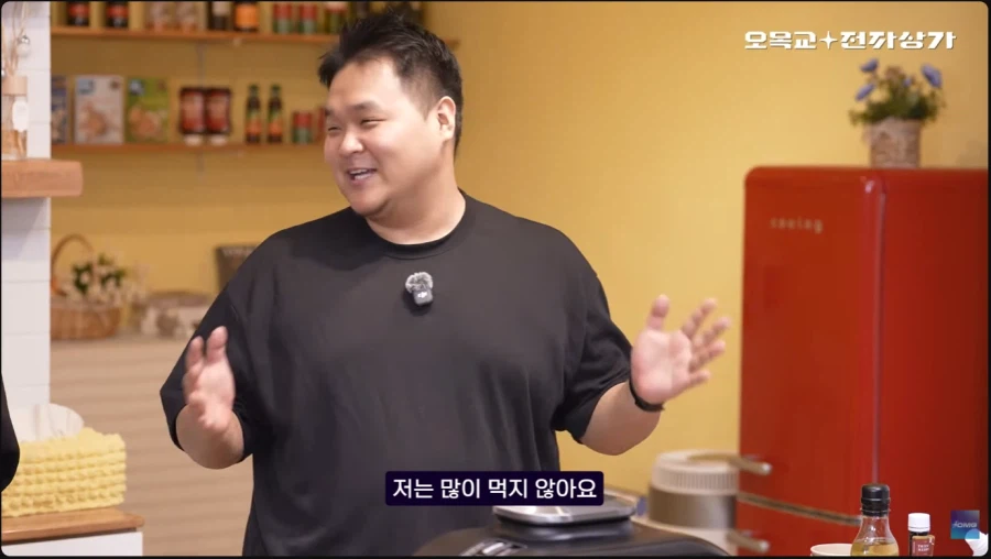 만우절을 맞이하여 마음껏 거짓말을 하는 테크유튜버_1.webp