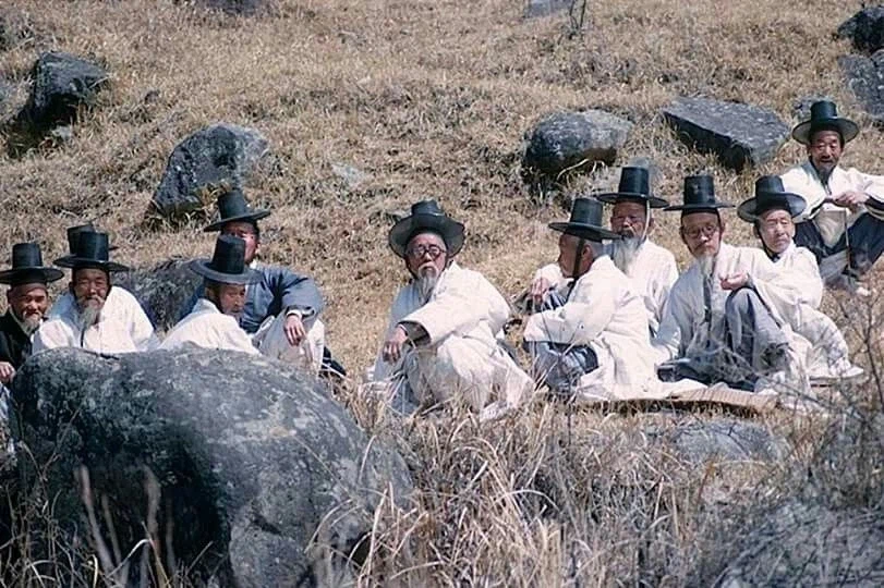 50년대 신기하네 전부 조선시대 옷 입고 있었네_2.webp