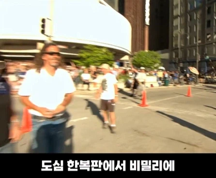 실제 도심 한복판을 초토화시킨 영화 촬영.jpg_19.webp