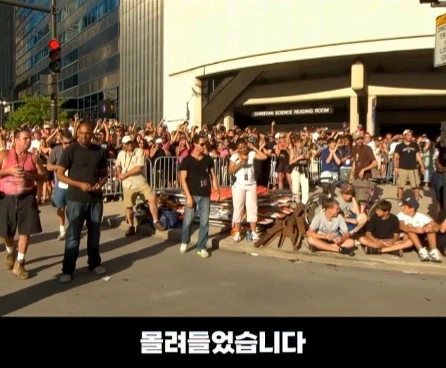 실제 도심 한복판을 초토화시킨 영화 촬영.jpg_22.webp