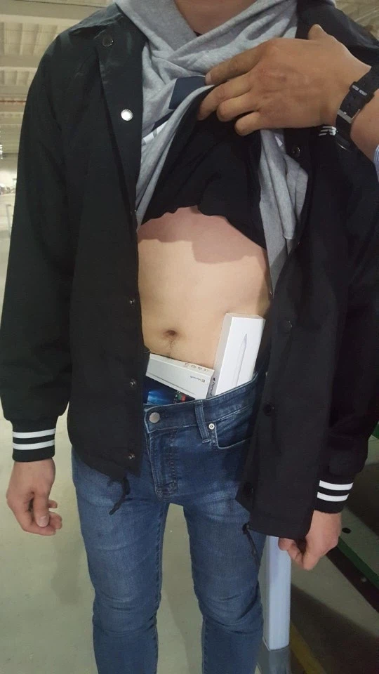 물류센터 알바들 몸수색을 하는 이유_1.webp