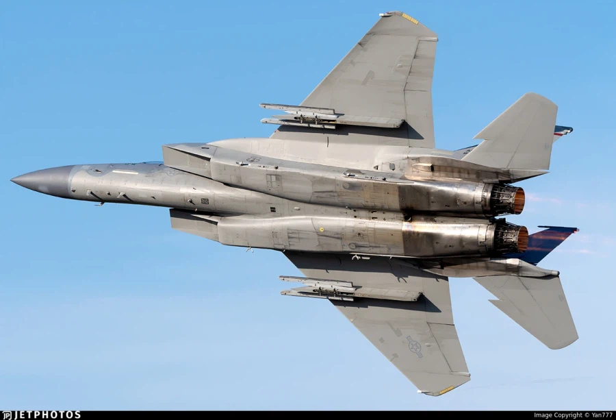 전투기 몸매_3.webp