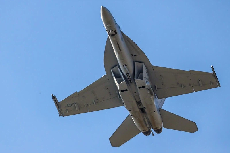 전투기 몸매_4.webp