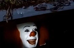 ???: 엄마가 모르는 사람이 주는거 함부로 받는거 아니랬어요!_1.webp