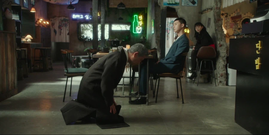 복수물에서 온갖 패악질을 일삼던 원수가 사과하러 오는 클리셰_21.webp