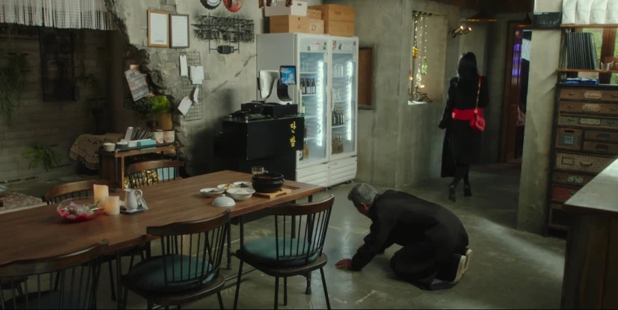 복수물에서 온갖 패악질을 일삼던 원수가 사과하러 오는 클리셰_57.webp