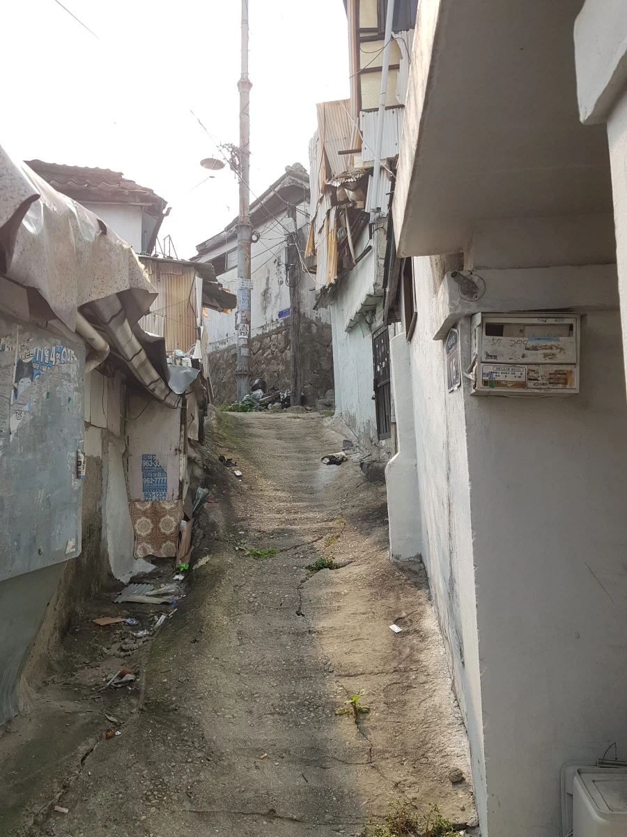 철거를 앞둔 달동네 모습_5.webp